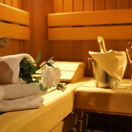 Häuser Der Italia Hotell 3*