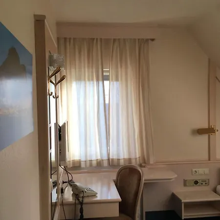 Häuser Der Italia Hotell 3*